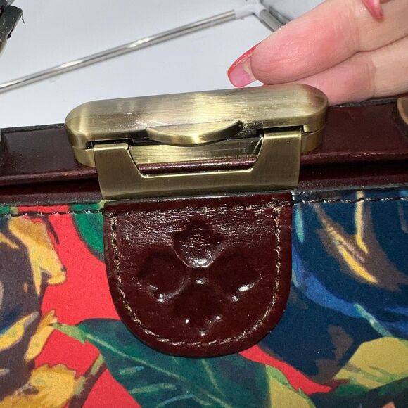 Patricia Nash Winter Bloom Hard Frame Convertible Crossbody Bag - Picture 8 of 10